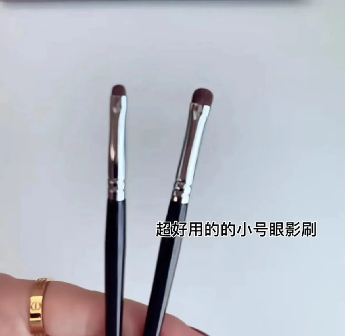 1 Buah Detail Kecil Kuas Rias Eyeshadow Rambut Kuda Poni Kuas Rias Eye Shadow Presisi Alat Kosmetik Noda Meruncing