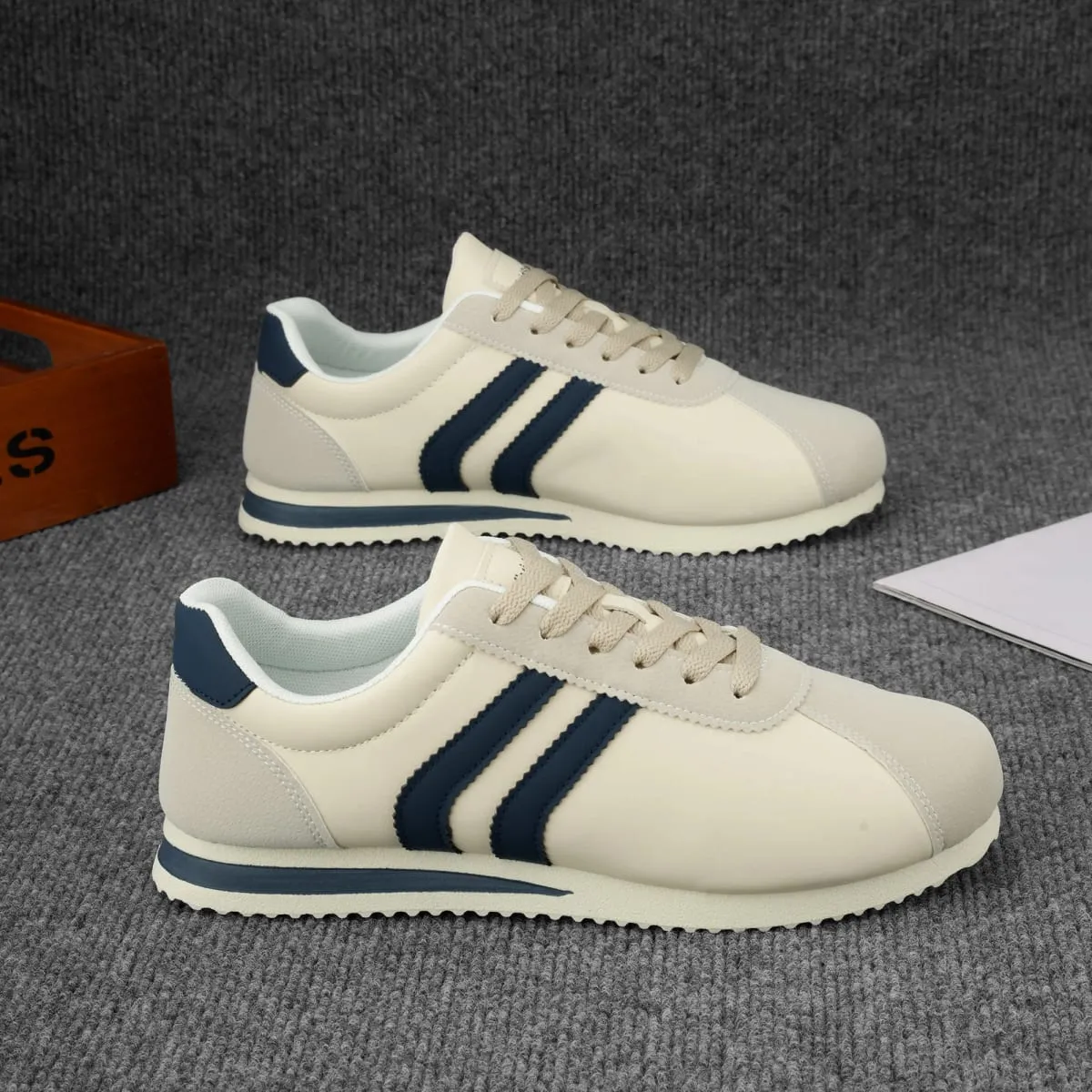 Men's casual business sneakers outdoor all-season versatile sneakers for men