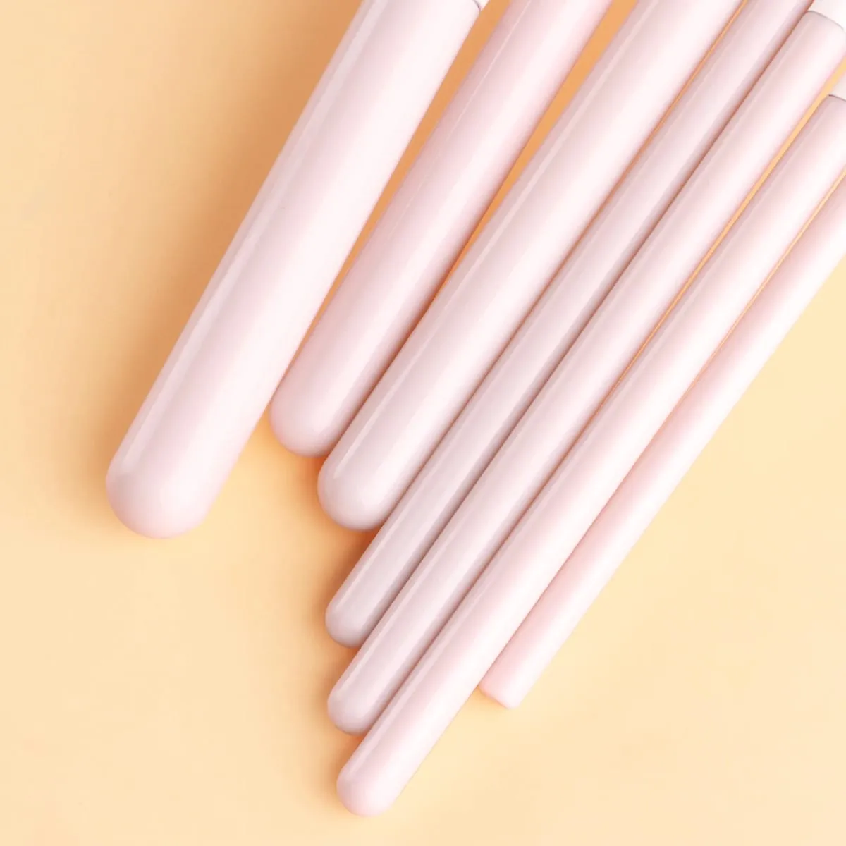 13Pcs Soft Bristle Beige Makeup Brushes with Large Round Powder Brush Detail Eyeshadow Brush Nose Shadow Brush + Storage Bag S