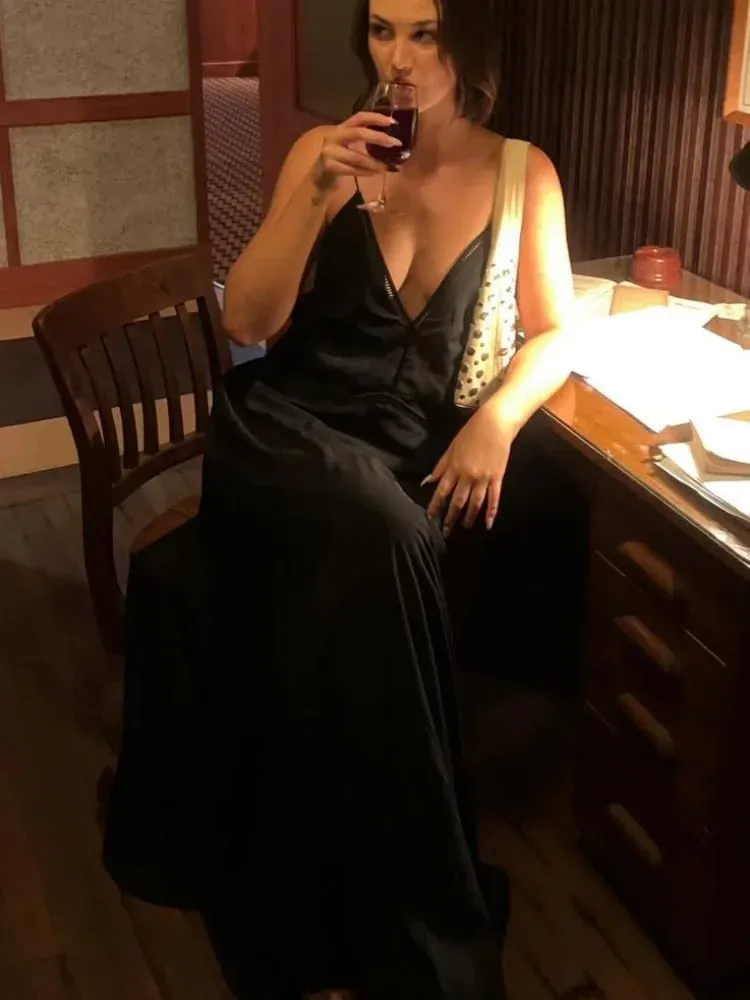 Elegant Deep V-neck Backless Long Dress Women Solid Spaghetti Strap Sleeveless Sling Dresses 2026 Lady Holiday Party Vestidos