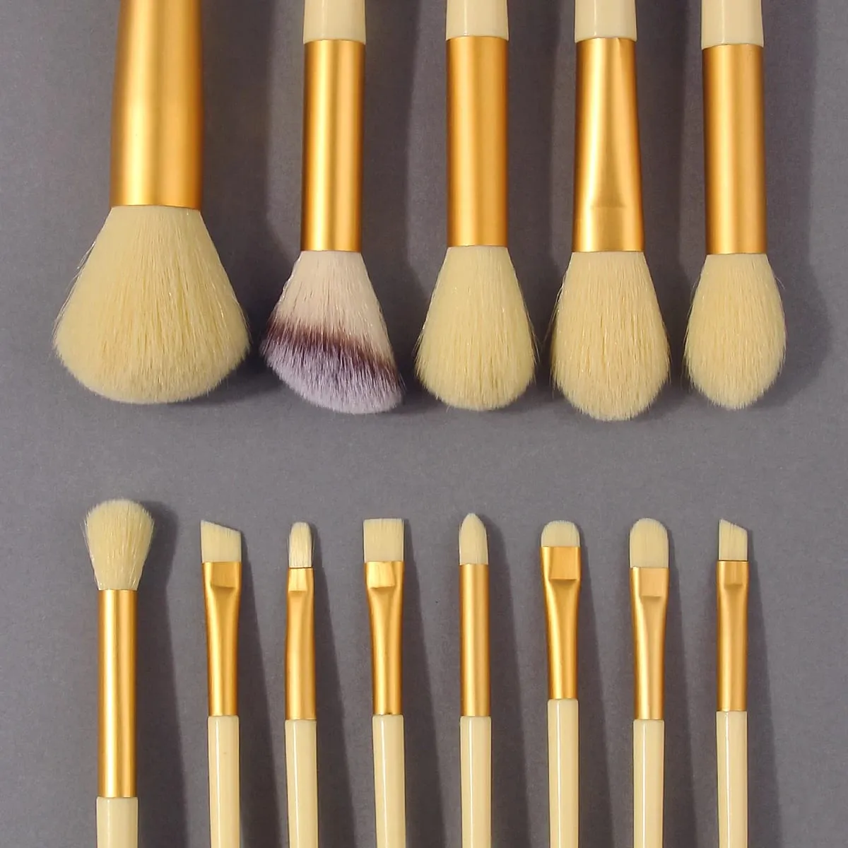 Hot Sale 16PCS Makeup Brush & Sponge Kit Cream Gold Brushes + Yellow Beauty Sponges + Cleansing Sponge for Daily Makeup & Skinc
