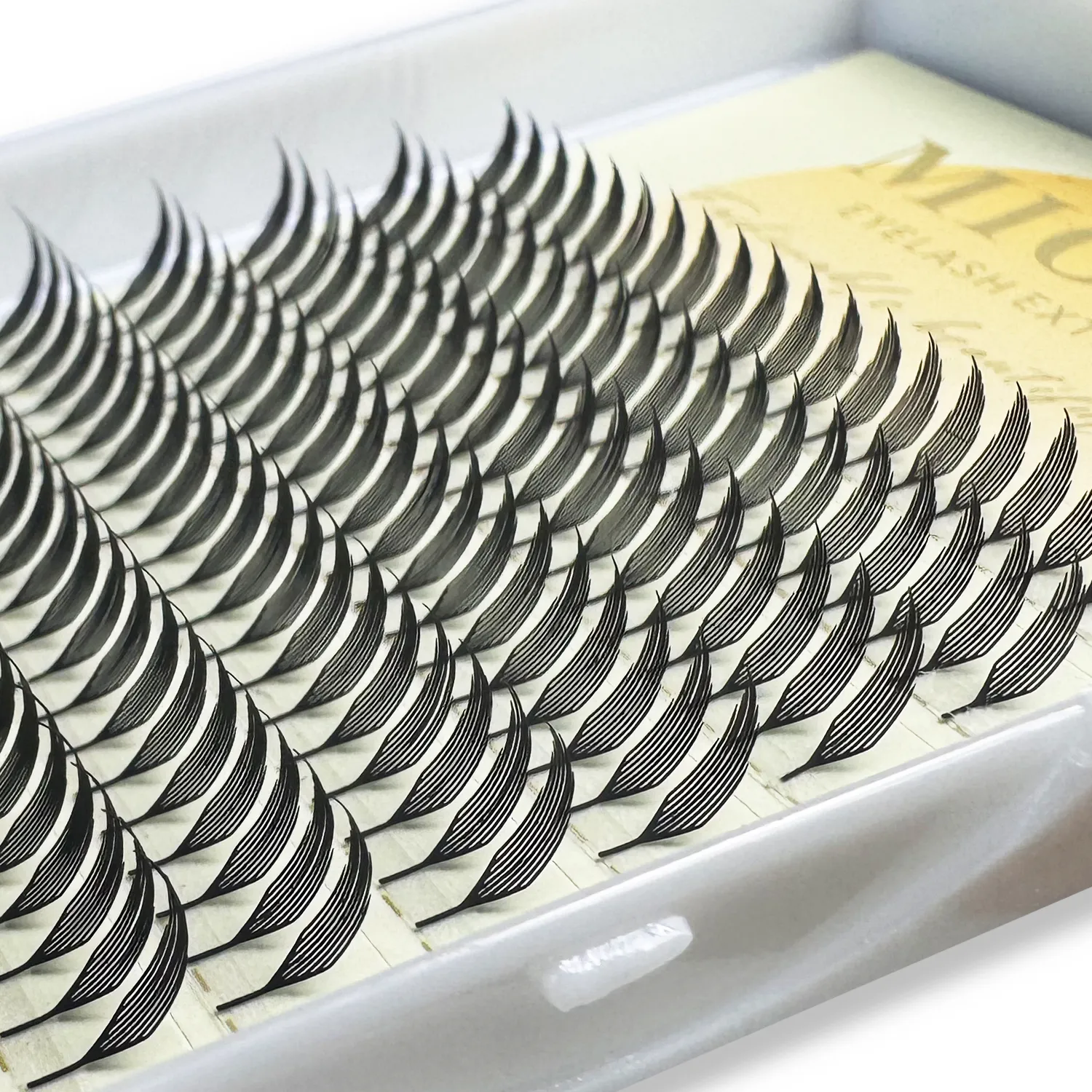 Comic Spire Manga Lash Clusters 3D Feather Anime Lashes Premade Fan Individual Eyelash Extensions Natural For Eye Makeup