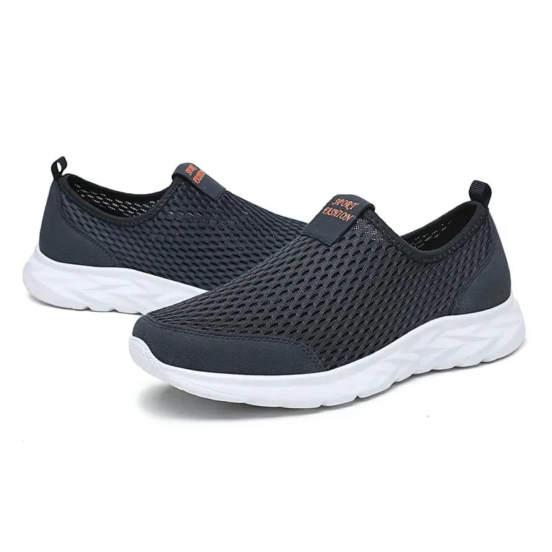 Lightweight Slip-On Shoes for Summer Large Mesh Breathable Men's Shoes Ultra-Light Soft-Soled Sports Shoes