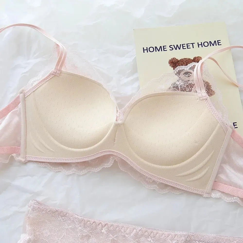 Dolce set di lingerie in pizzo trasparente con doppie spalline, reggiseno senza fili per sollevare e raccogliere il seno piccolo