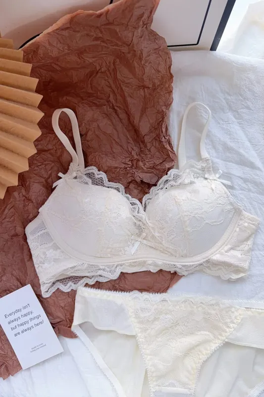Cute Red Bra and Panty Set Women Comfortable No Wire Push Up Lingerie Sexy Bridal Wedding Lingerie Set Girls Birthday Present