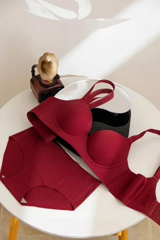 性感紅色聚攏胸罩套裝適合小乳房防下垂舒適透氣婚禮內衣套裝無鋼圈
