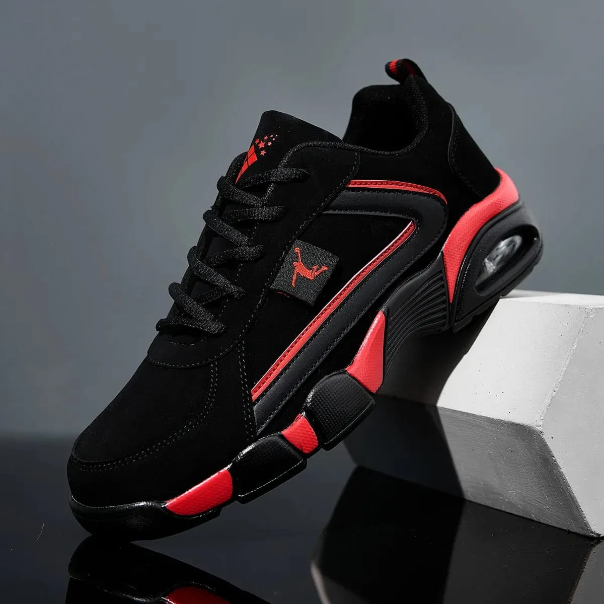Men's Air Cushion Casual Sports Shoes Breathable mesh & PU upper geometric pattern design lace-up closure black and wh