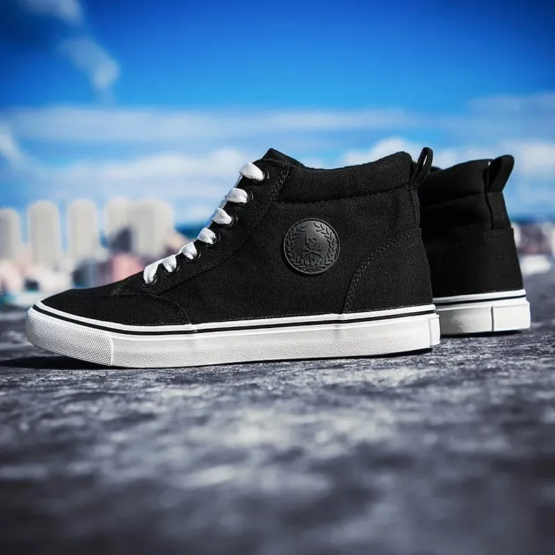 Herren-High-Top-Sneaker aus Segeltuch, Slip-on-Schnürschuhe, lässig, ganz in Schwarz, Basic-Skateschuhe für Studenten, flache Sohle, bequeme Sportschuhe
