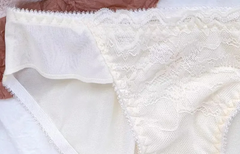 Cute Red Bra and Panty Set Women Comfortable No Wire Push Up Lingerie Sexy Bridal Wedding Lingerie Set Girls Birthday Present