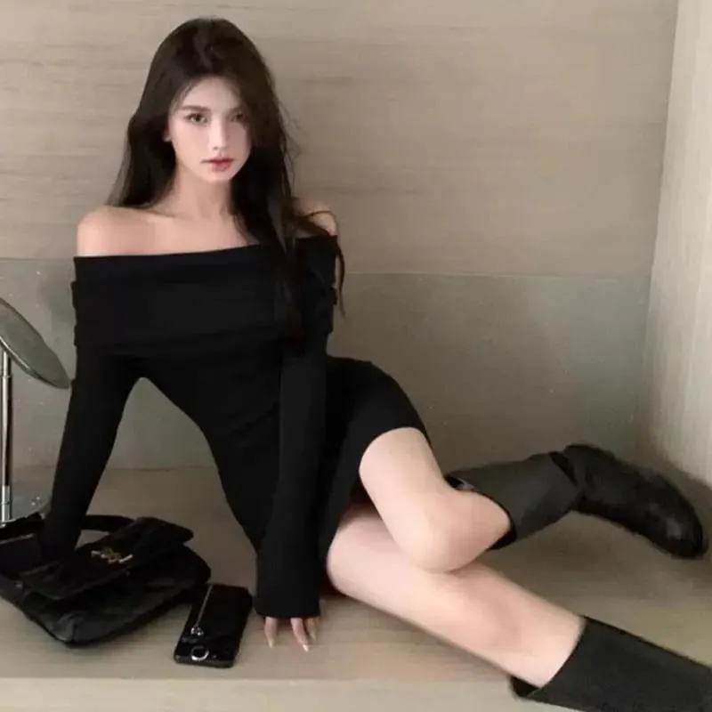 Gaun Mini Bahu Terbuka Hitam Pakaian Musim Gugur Musim Dingin Wanita Seksi Ramping Fashion Lengan Panjang Elegan Gaun Sweter Skinny Bodycon