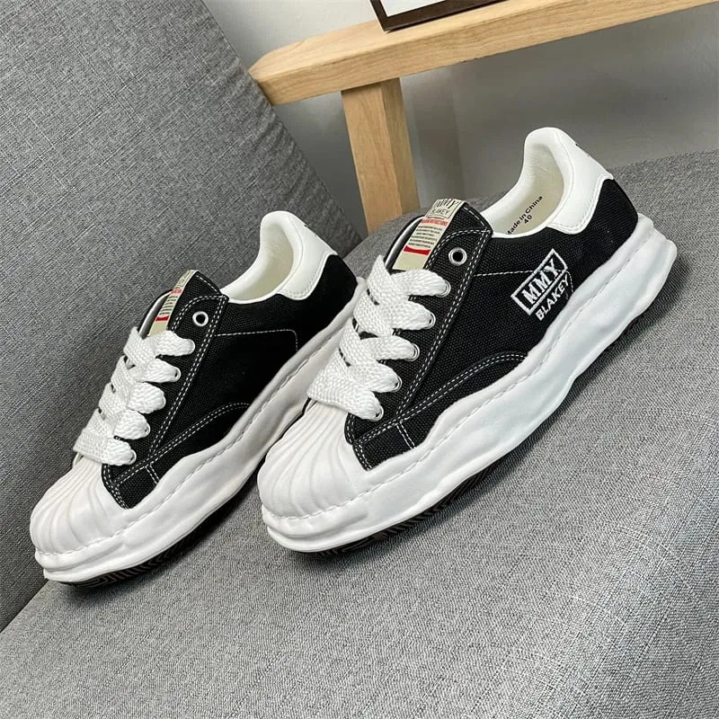 2026 New Men Women Skate Shoes Low Top Trendy Street Style Couple Sneakers Non-slip Wear Resistant Daily Footwear
