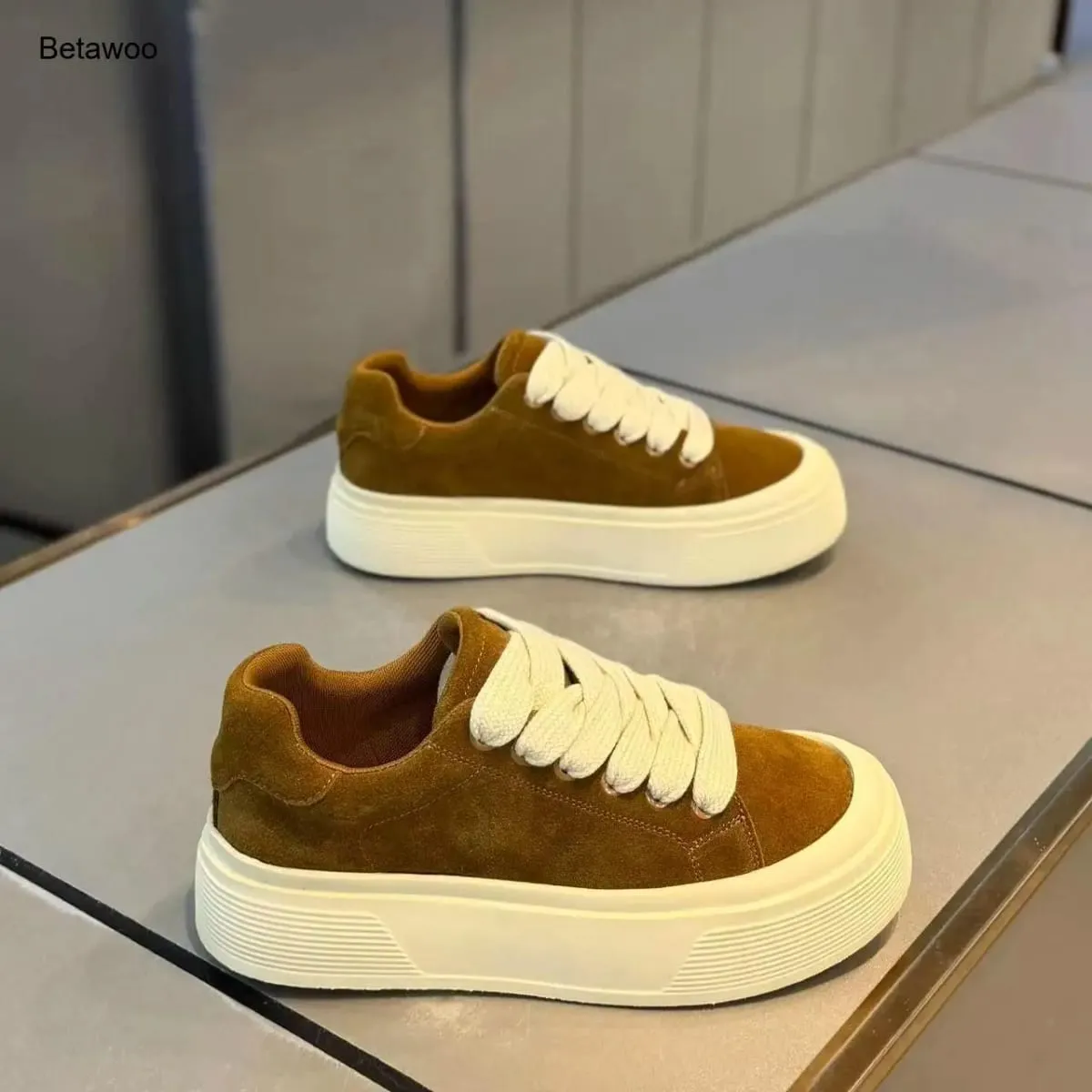 Men Suede Platform Sneakers Thick Sole Casual Skate Shoes Lace Up Comfortable Non Slip Retro Sports Shoes for Men