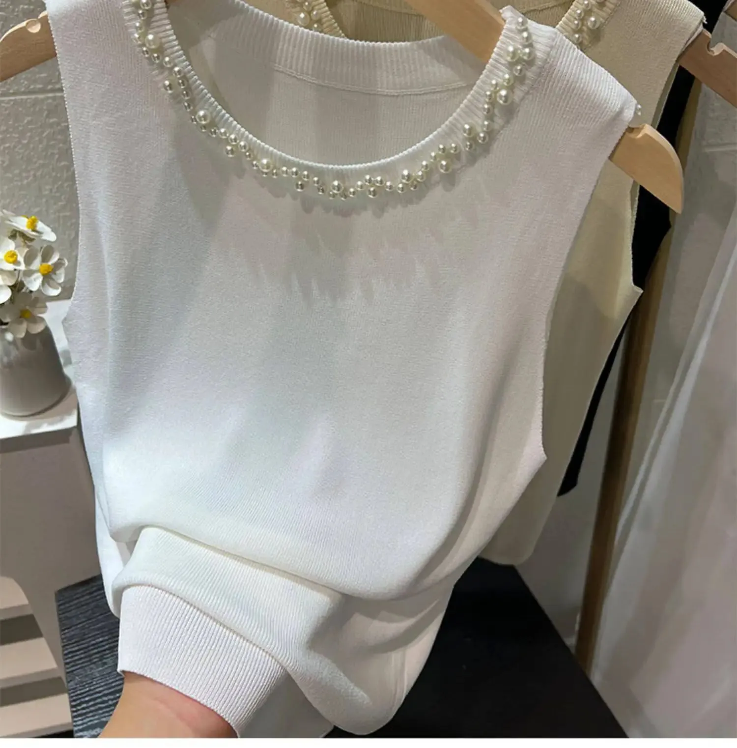 White Women Camisole 2026 New Summer Slim Thin Ice Silk Knit Vest Trendy Beaded Decor O-Neck Sleeveless Tank Top