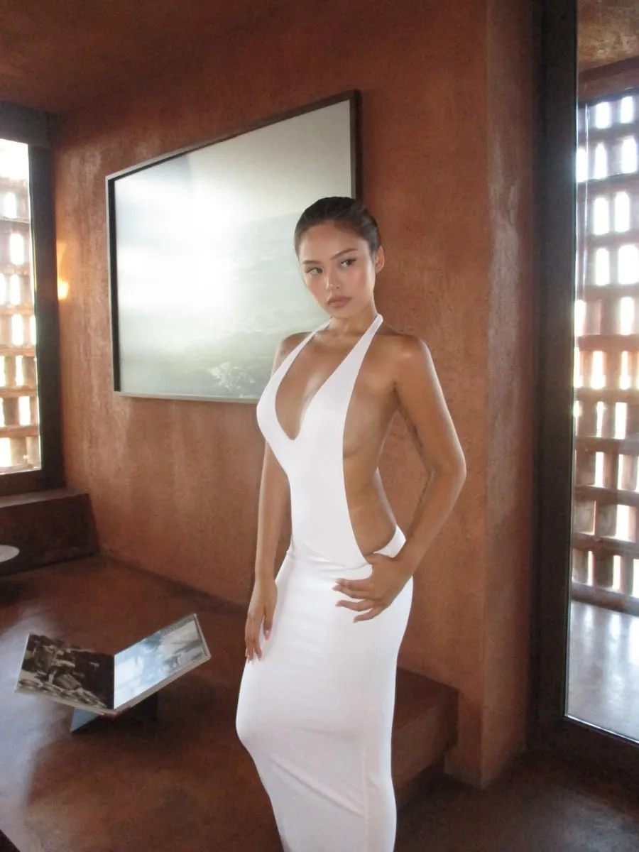 European and American Ins Style Deep V-Neck Waist sexy Solid Color Simple and Advanced Hollow Backless Hanging Neck Dress