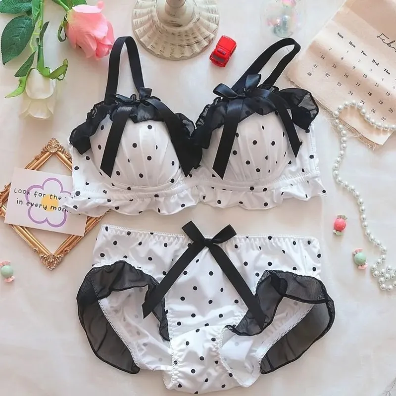Lolita Spodní prádlo Podprsenka Set Romantická malá prsa Sladká dívka Malá hrudník Cosplay Spodní prádlo Bow Set podprsenky a kalhotek Sexy spodní prádlo 2 P