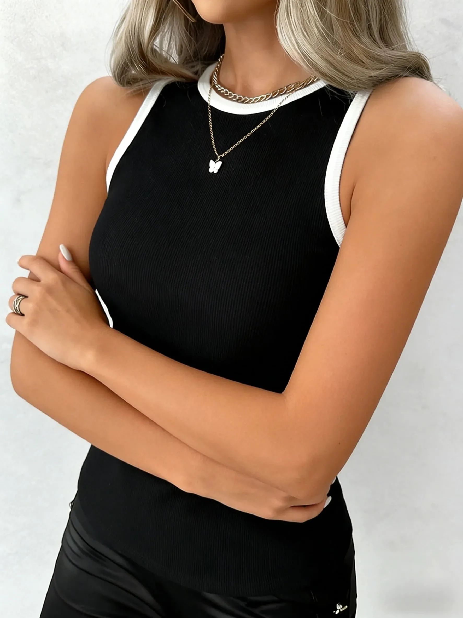 2026 New Contrast White Trim Ribbed Tank Tops Women Sleeveless Round Neck Slim Fit Black Basic Cami Vest Streetwear