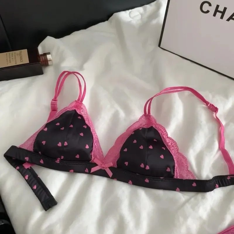 セクシーな Conjunto de bragas y sujetador de encaje satinado de estilo francés, lencería dulce sin aros con copa triangular fina para mujeres jóvenes de busto pequeño, talla 32-38