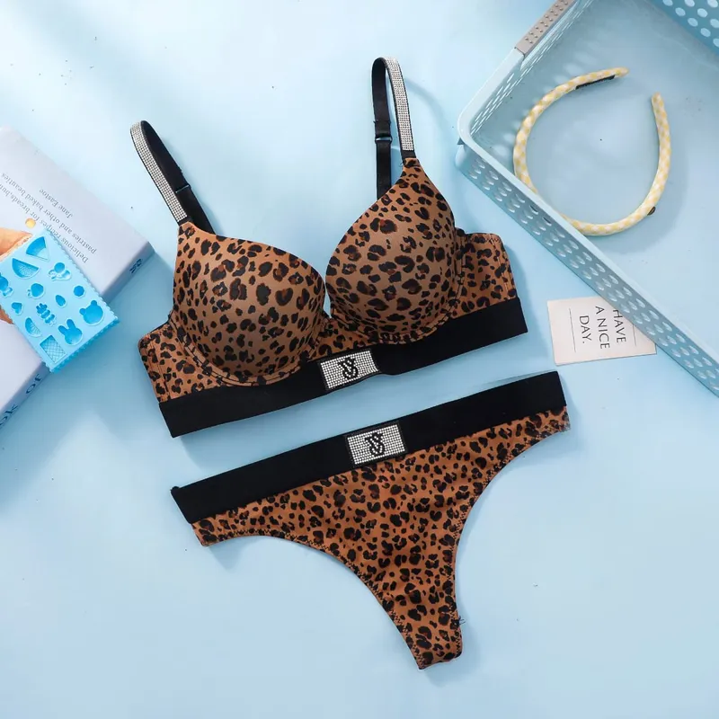 Victoria Secret Very Sexy Logo Shine Strap Push Up Bra And Shine Script Thong Panty Lingerie Set For Women Hot Sale
