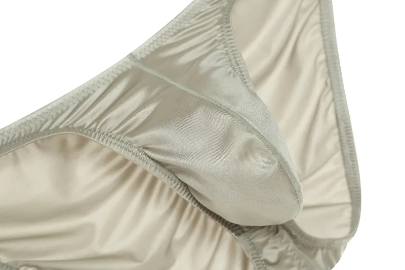 Slip da palestra a vita bassa da uomo in raso liscio Intimo sportivo da allenamento Bodybuilding Ultra sottile Allenamento fitness ad asciugatura rapida Sollevamento dei glutei