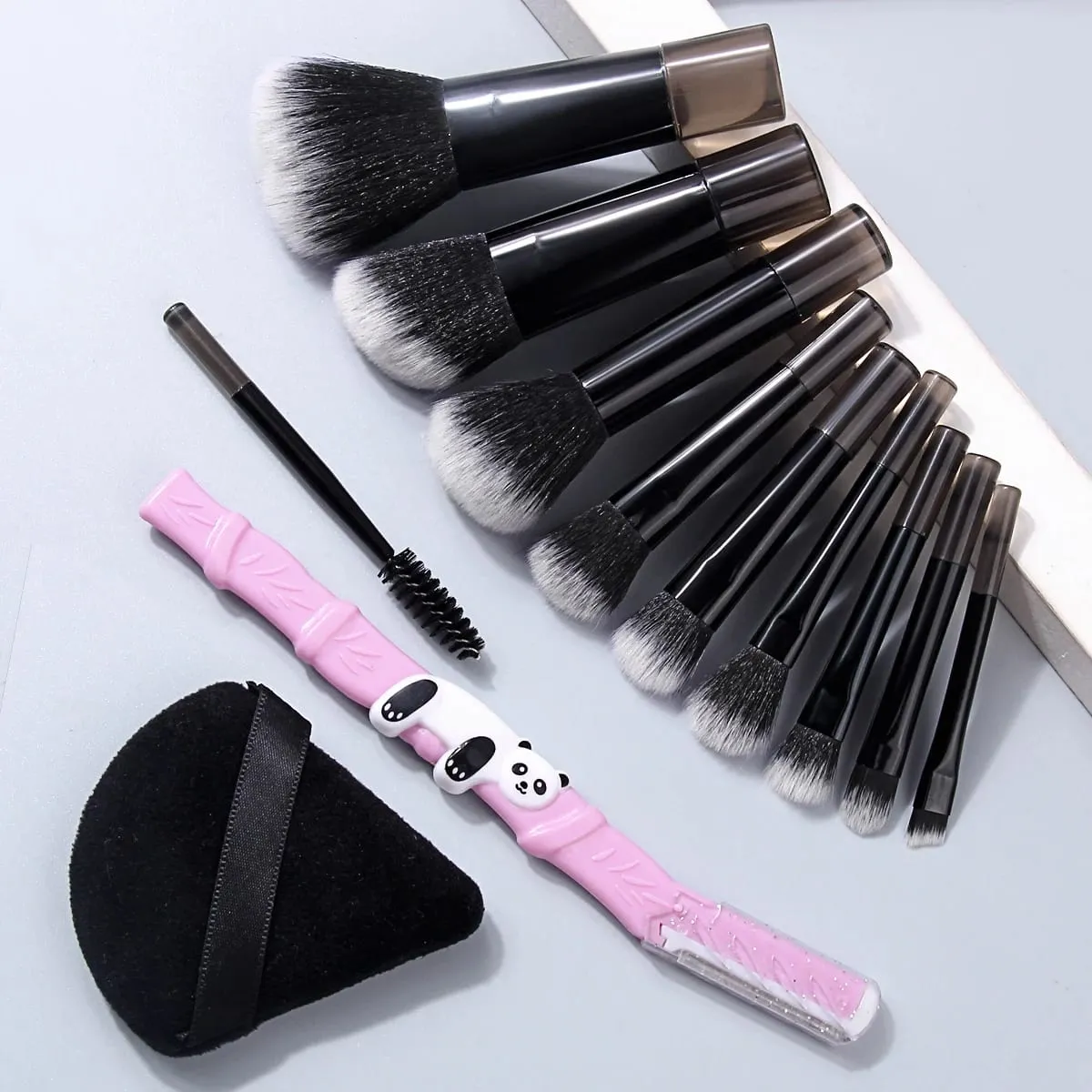 Hot Sale 10PCS Mini Travel Makeup Brush Set Multi-Function Face Eye Brushes with Triangle Makeup Puff & Pink Bamboo Decor Eyebr