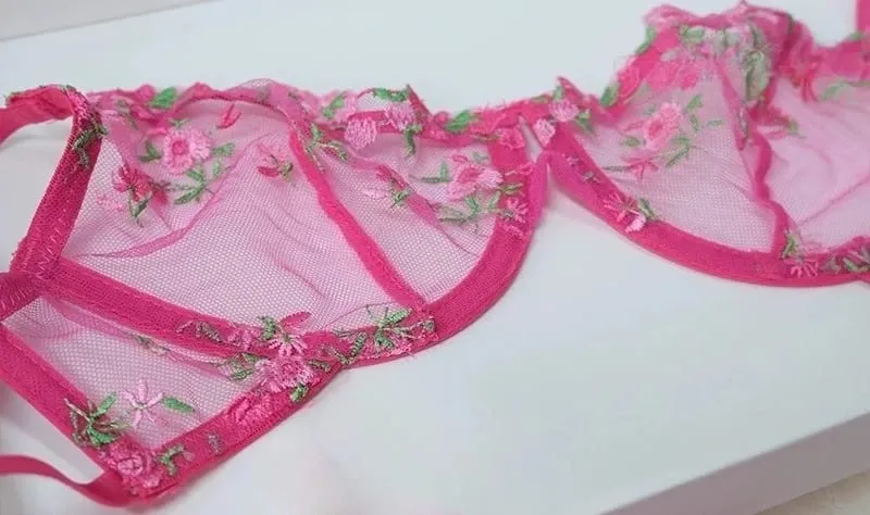 毎日のフレンチレースブラセットワイヤレスサポート刺繍花超薄型通気性快適中空アウトランジェリーBANERDANNI