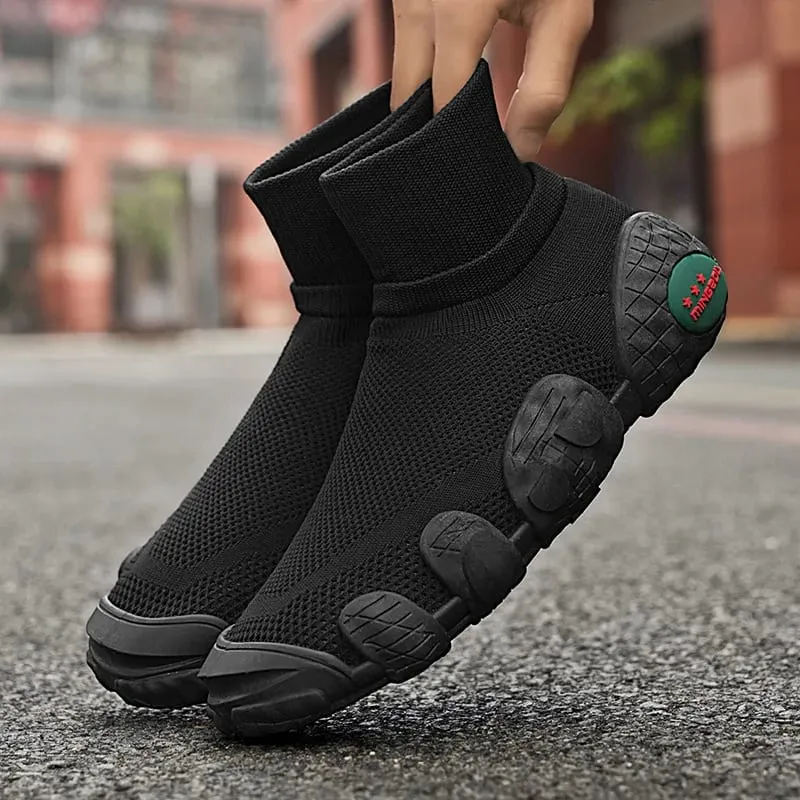 2026 New Summer Breathable Hollow Mesh Shoes Outdoor Casual Sports Shoes Fashion and Versatile Men's Shoes Knit Running Sneakers