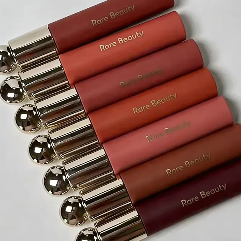 Rare Beauty 7-Colors New Lip Oil LIPSTICK Lip Glaze på lager Lugn/ärlighet/undrar Slät Inte klibbig Vattentät Lätt att applicera