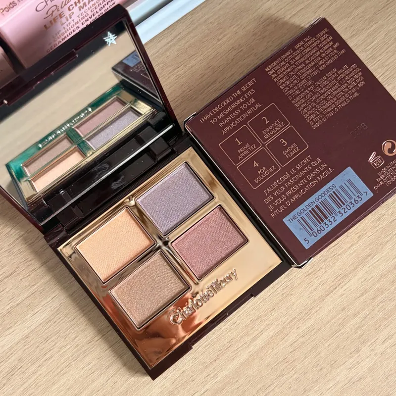 Charlotte Tilbury CT Makeup Set Water Light Collagen Lip Moisturizer Pressed Powder für makelloses Finish Vierfarbiger Lidschatten