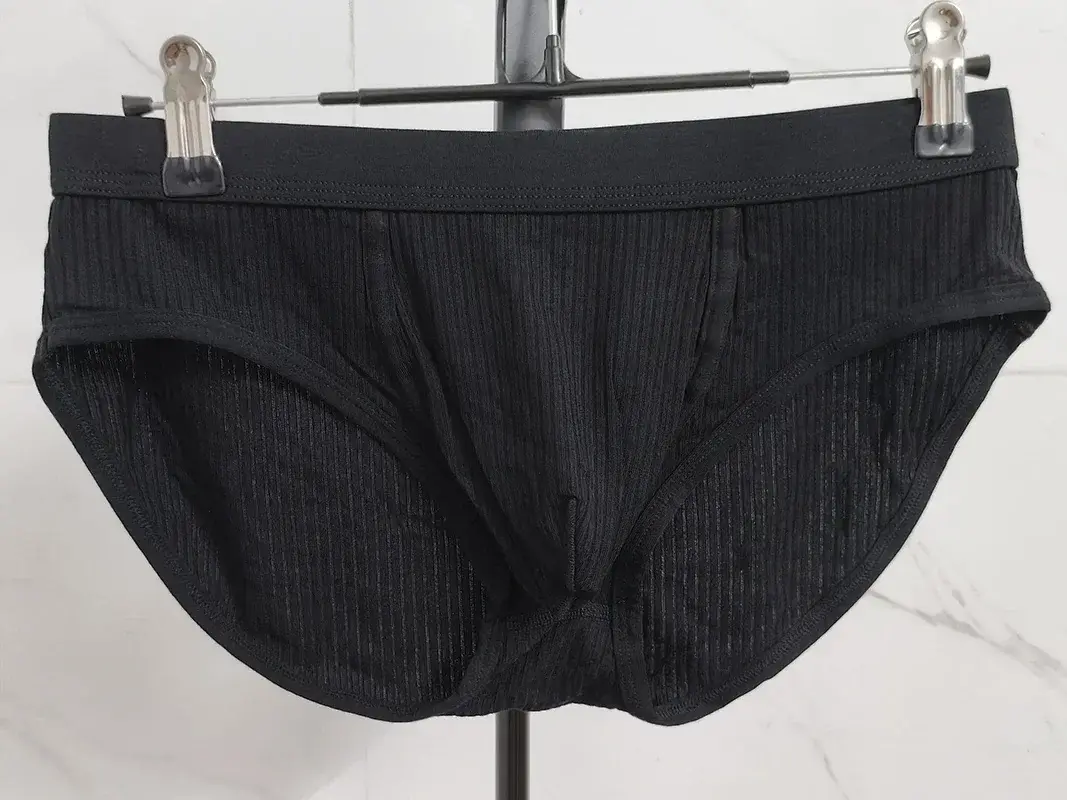 Men's briefs with fashionable and sexy underpants and large pockets