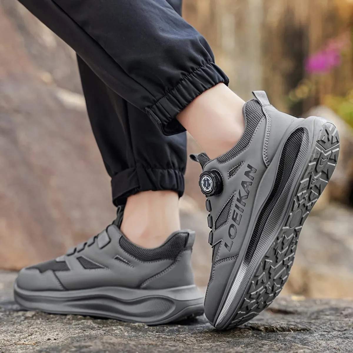 Men's All-Season Outdoor Casual Hiking Shoes Comfortable and Breathable Featuring a Twist Buckle Design.