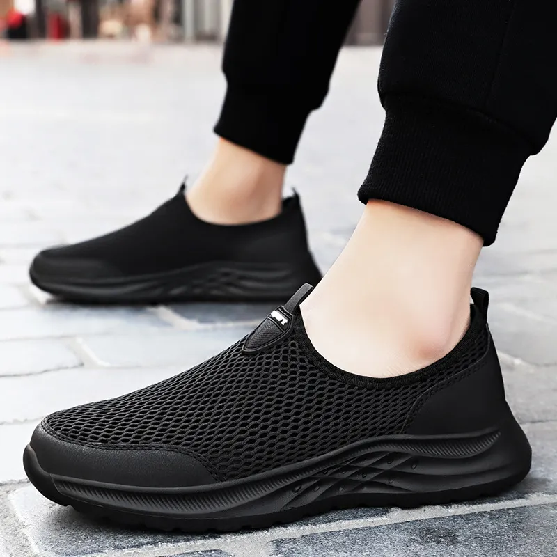 2025 Lightweight Men Casual Shoes Breathable Slip on Male Casual Sneakers Anti-slip Men's Flats Outdoor Walking Shoes Size 39-44
