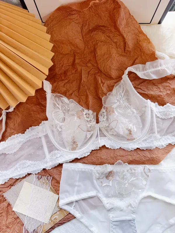 Lace Floral French Bra Set Soft Underwire Ultra Thin Bunny Cup Plus Size Minimizer Bra Sexy Lingerie Set For Women Daily Wear