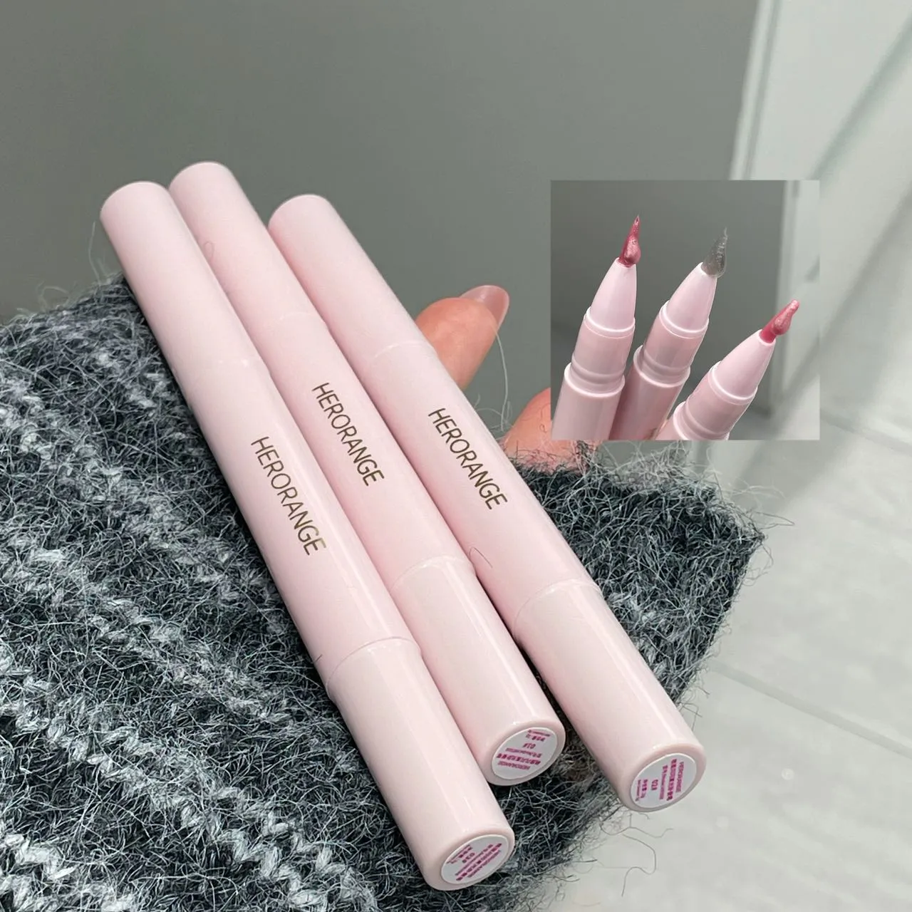 Herorange Glitter Shimmer Eyeliner Pen Sparkly Highlighter for under Eye Smooth Liquid Lying Silkworm Makeup Pen