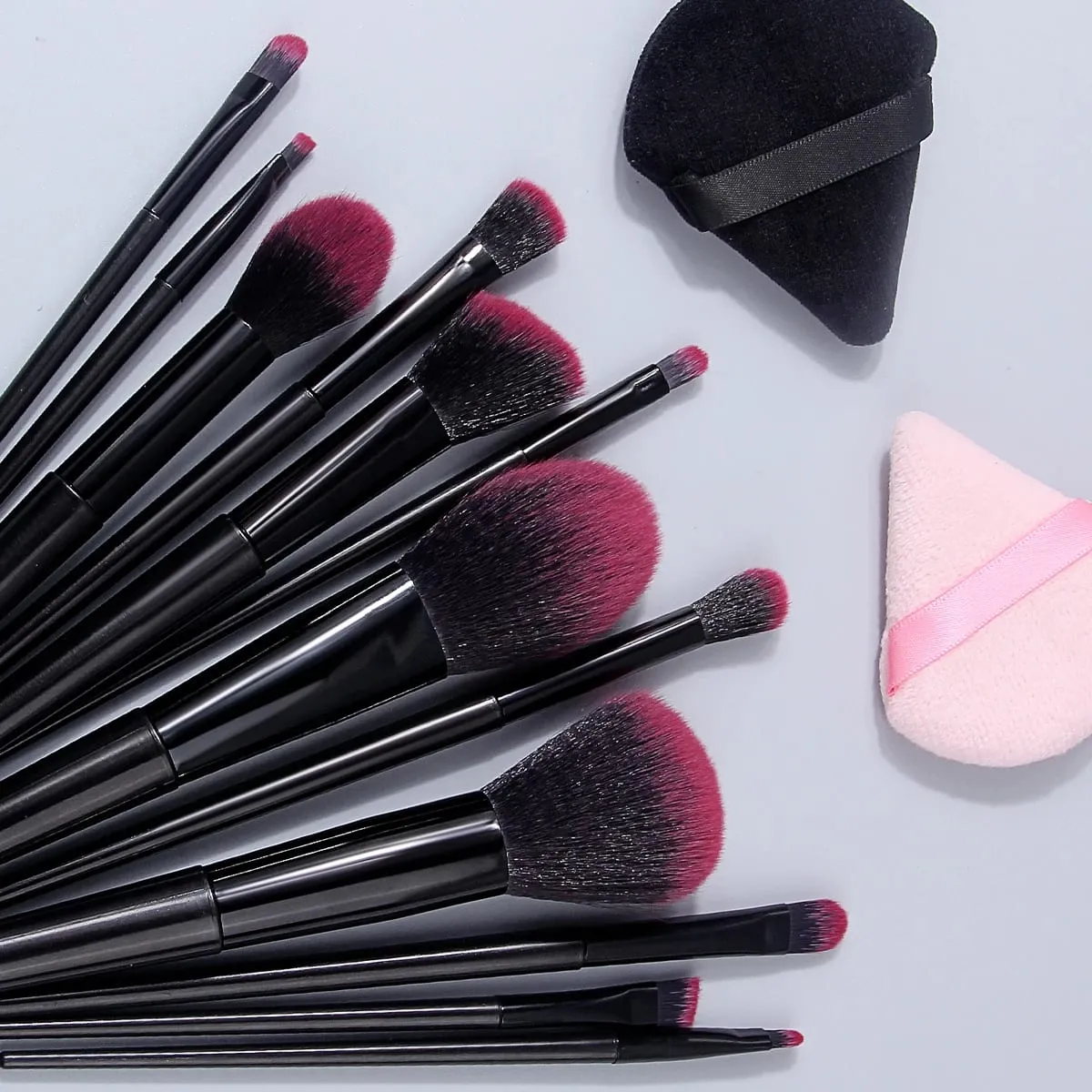 Hot Sale 14Pcs Complete Makeup Brushes Kit Soft Skin-Friendly Fluffy Cosmetic Brushes with Black & Pink Triangle Makeup Puffs