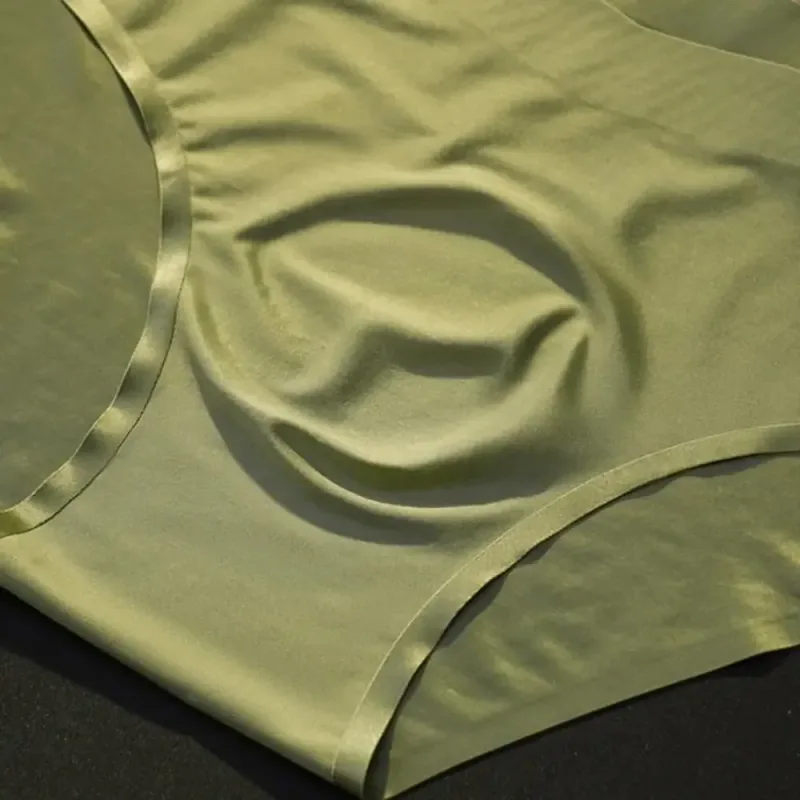 Solid Color Summer Thin Satin Briefs Men Simple Underpants Ice Silk Panties Quick Dry Breathable Seamless Underwear Men Gift