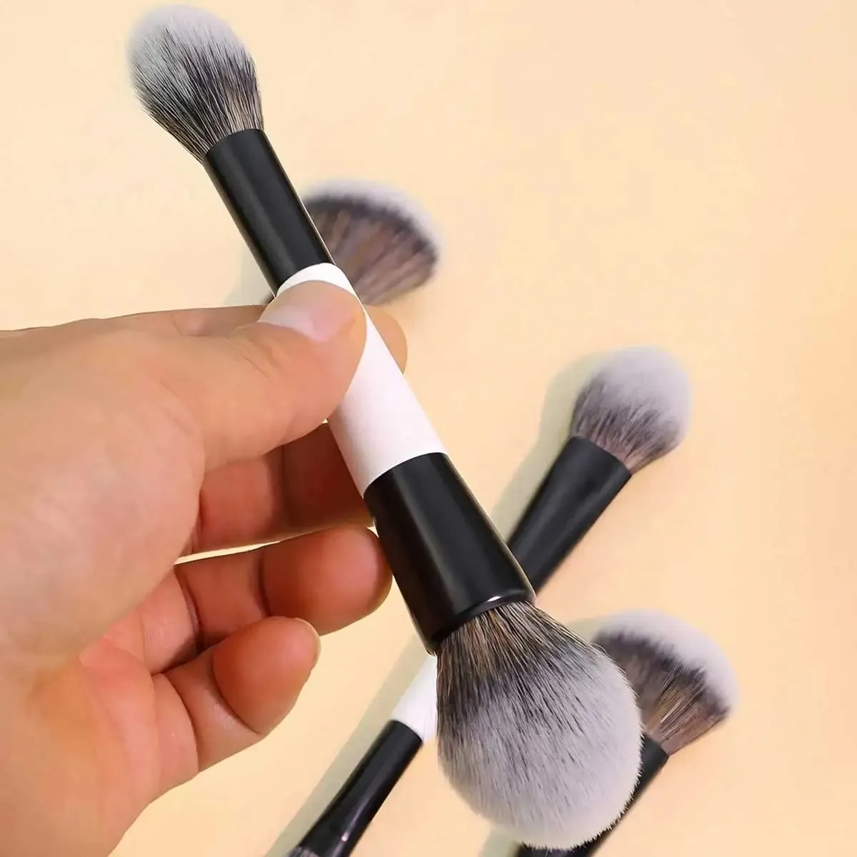 4pcs Double-Ended Makeup Brush Set. Multi-Functional Foundation Blush Powder Highlighter Contour And Concealer Brushes