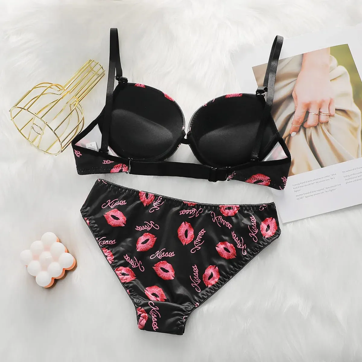 Women's sexy lip pattern lingerie set with steel rims gathered push ups breathable shoulder straps adjustable bra set A2147