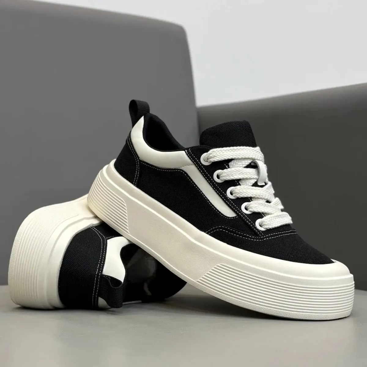 Mens platform high heeled shoes increase height by 6 centimeters lightweight canvas anti slip and durable Elevator sneakers
