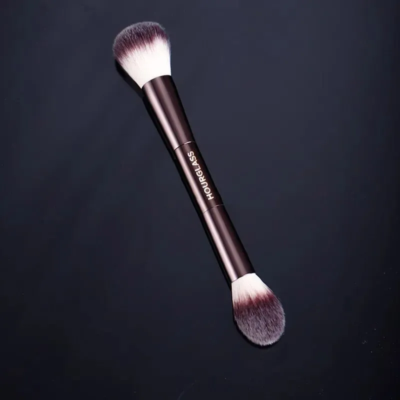 Single Makeup Brush Brown Synthetic Fiber Multi-Functional Powder Blush Brush Full Aluminum Handle Professional Makeup Tool 1 Pc