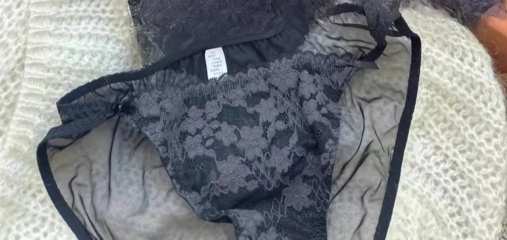 Elegant French Embroidered Halter Bra Small Chest Wrinkle-Free Lingerie Set Beauty Back UK Fit Adjustable Comfort Summer MOYISU