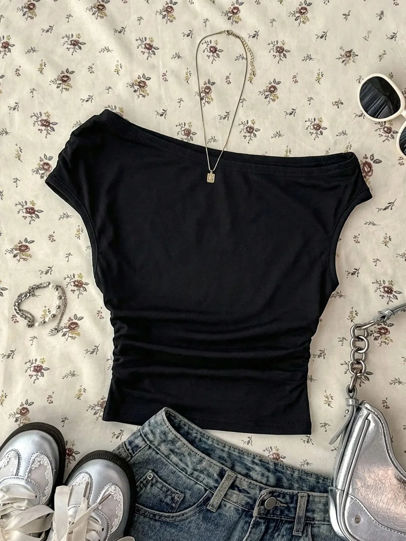 Women One Shoulder Cap Sleeve Side Ruched Slim Fit Cropped T Shirt 2026 Summer Goth Streetwear Solid Black Off Shoulder Going Ou