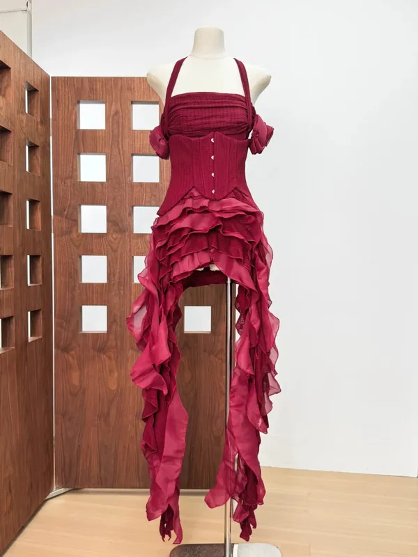 Women's Ruffle Edge Pleated Dress Three Piece Set Sexy Backless Ruffle Edge Dress Suitable for Parties and Cocktail Parties