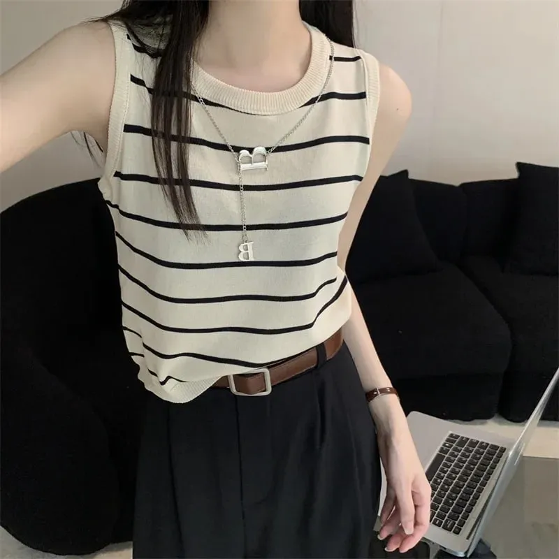 Colorfaith New 2024 Basic Bottoming Striped Chain Elasticity Vests Women Tank & Camis Autumn Winter Wild Crop Short Tops V3420DG