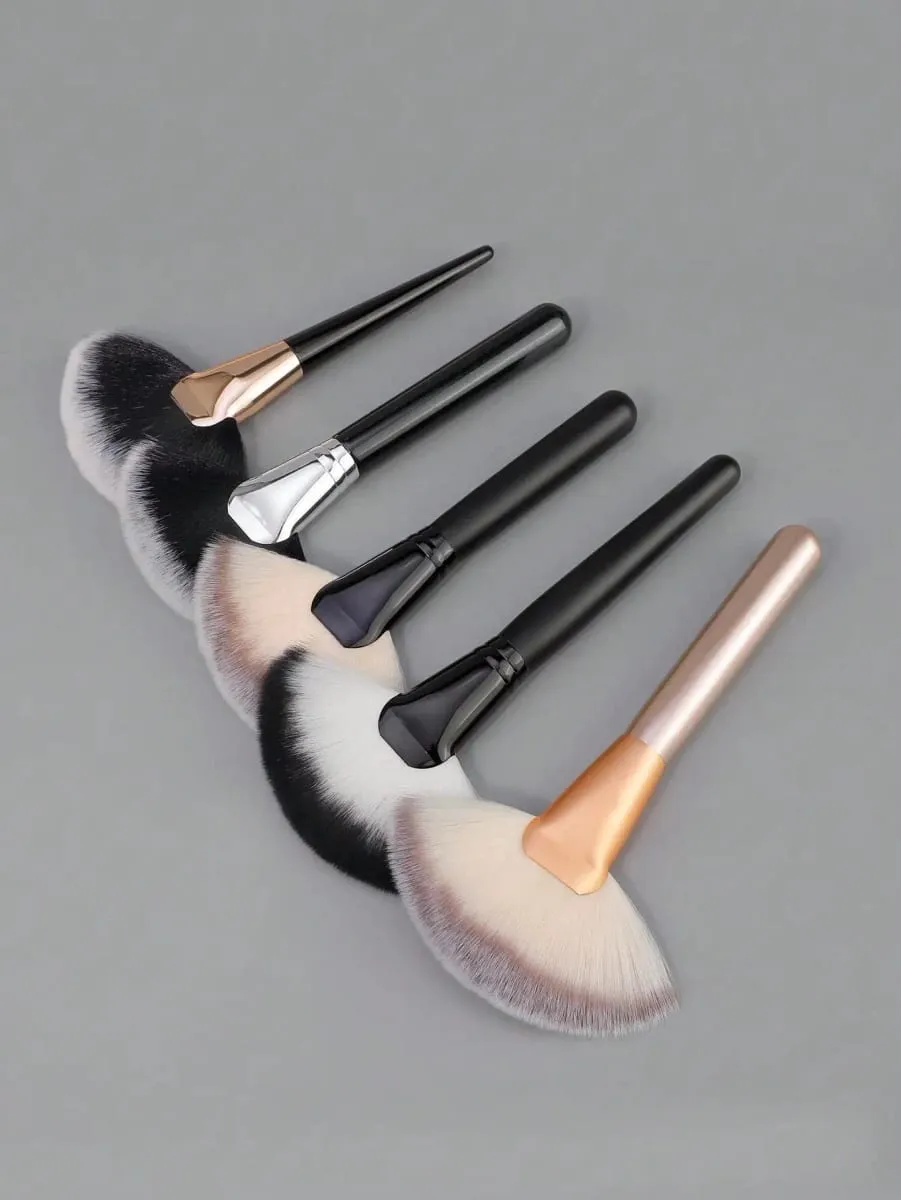 1/2pcs Large Fan Makeup Brushes Facial Foundation Blusher Concealer Brush Cosmetic Tools Pincel Soft-Bristled Makeup Brush — image 6