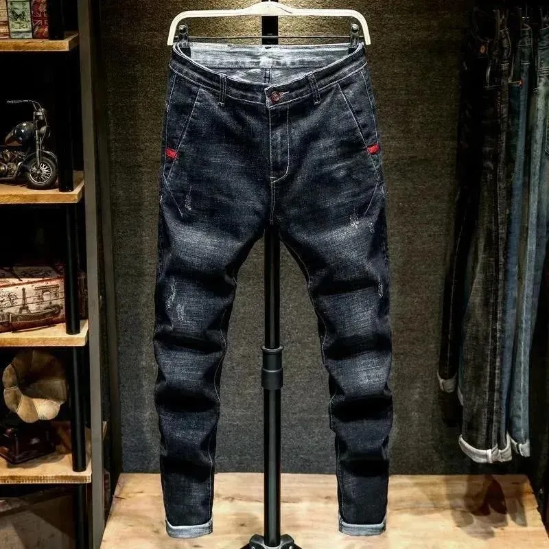 Forår og efterår Trend Ensfarvet Stretch-denim-jeans med lige ben Mænd Casual Slim Fit Komfortabel sport-jeans i høj kvalitet