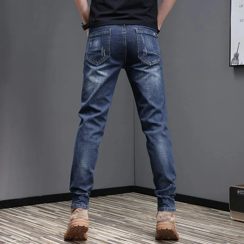 2026 homme Mince Décontracté Rue Classique Jean Skinny Crayon Jean Trendy Style Extensible Confortable Décontracté Mode Polyvalent