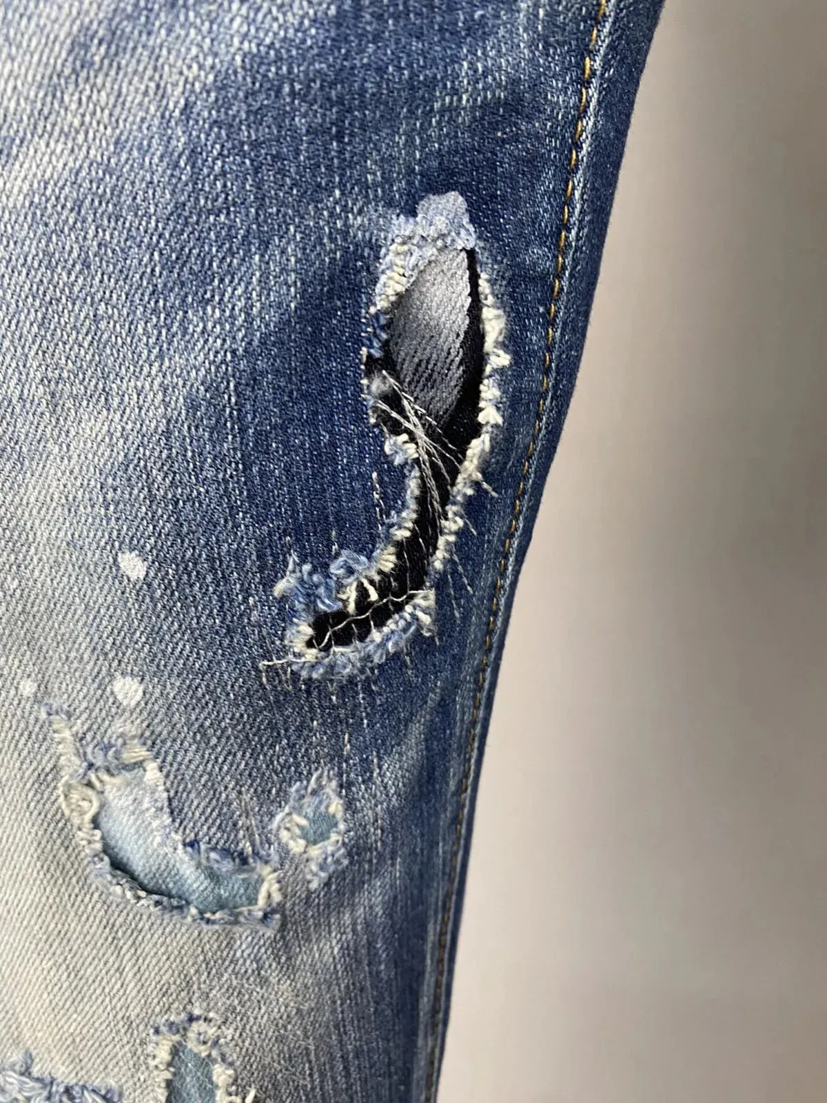 new Europe design Men Jeans Denim Pants Designer slim Coolguy Cotton blue best quality button Pocket Stretch D2 jeans pant