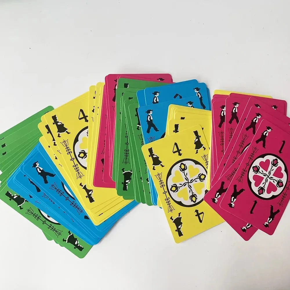 Dutch Blitz Oryginalna szybka gra karciana zawiera 160 kart. Szybka i łatwa do nauczenia. Świetna gra rodzinna dla każdego dla 2 osób.