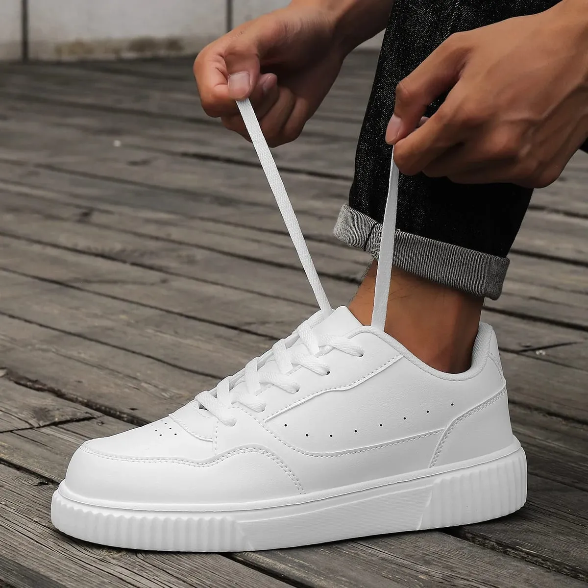Unisex Black Skateboard Shoes Platform Lightweight Minimalist Sneakers Men Women Sports Shoes Non-slip Casual Men's Skate Shoes