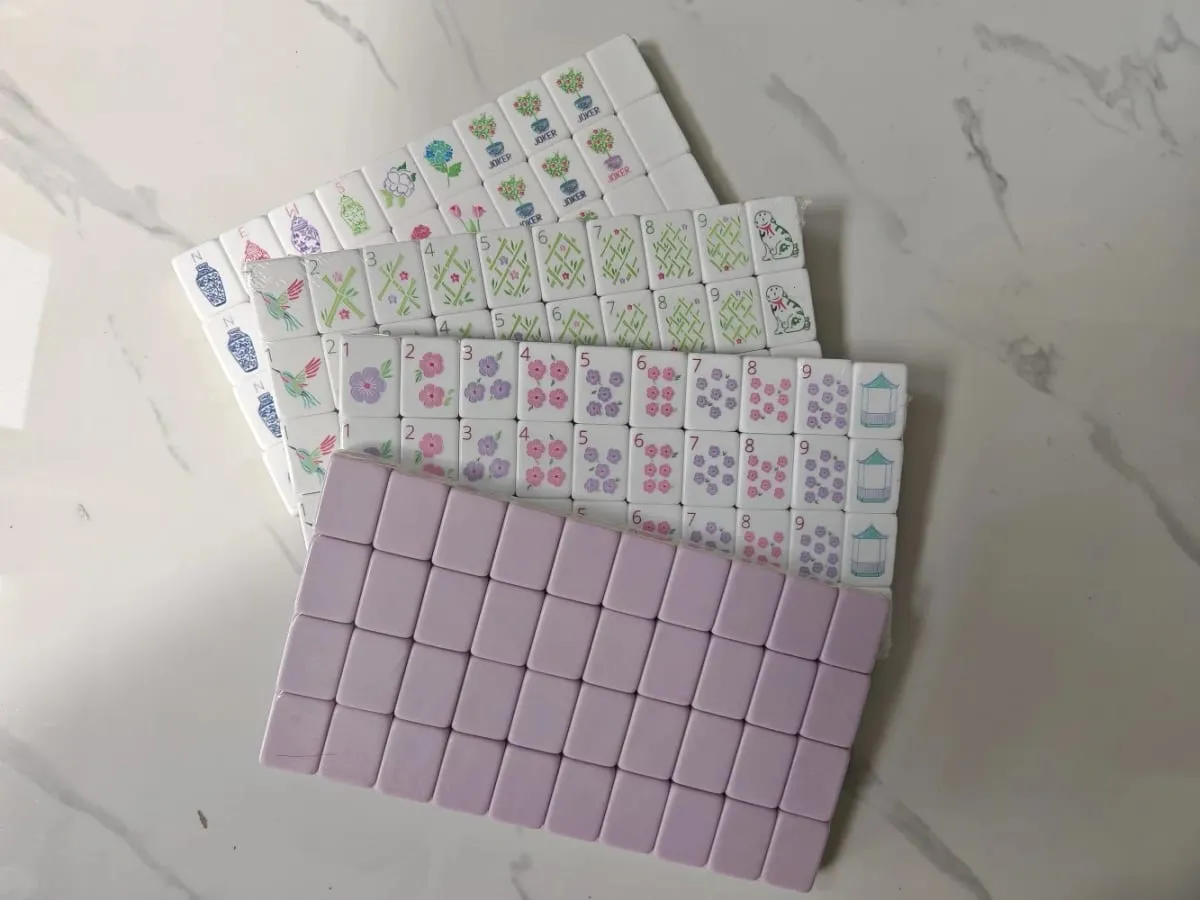 Customizable American Mahjong Sets 160 Tiles 4-Layer Acrylic Mah Jongg Surprise Gifts Mahjong Portable Travel Family Party Games